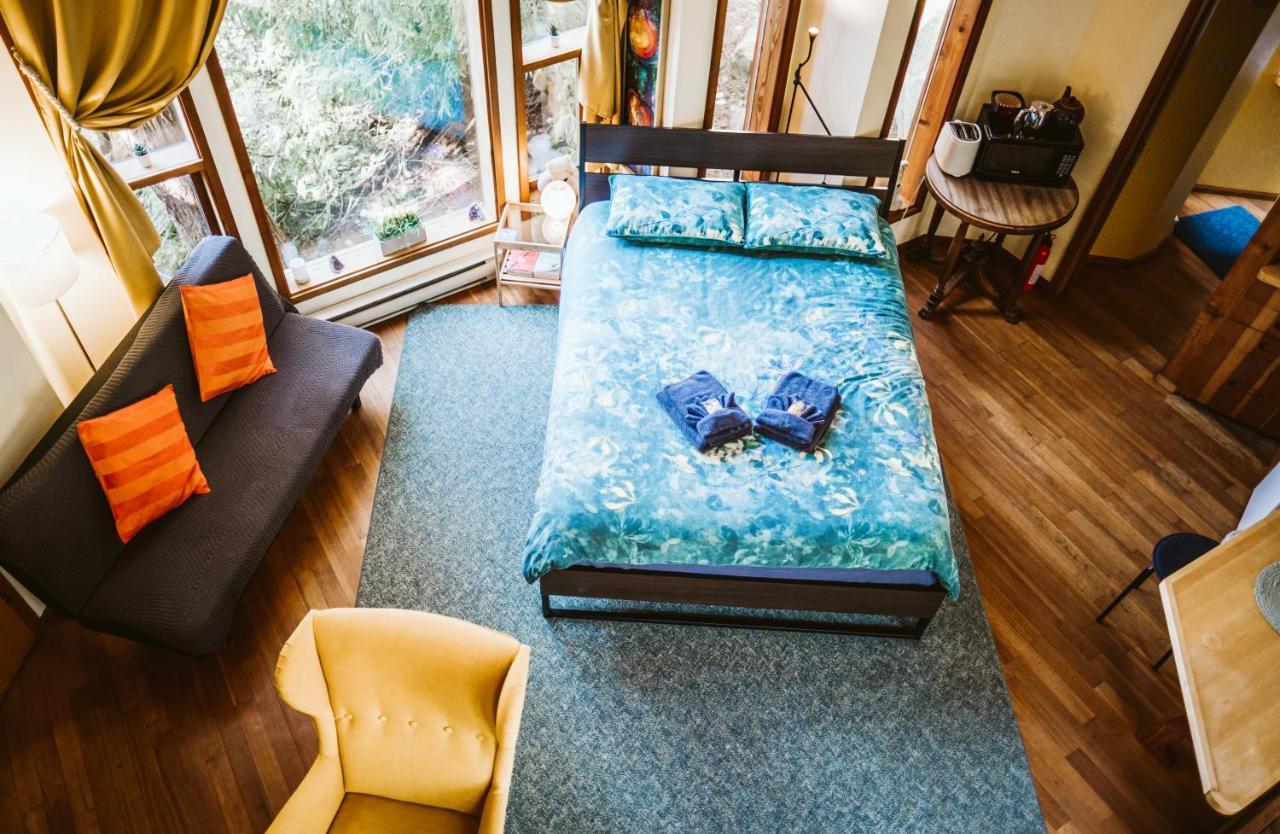 Serenity By The Sea Retreats Montague Harbour Екстериор снимка