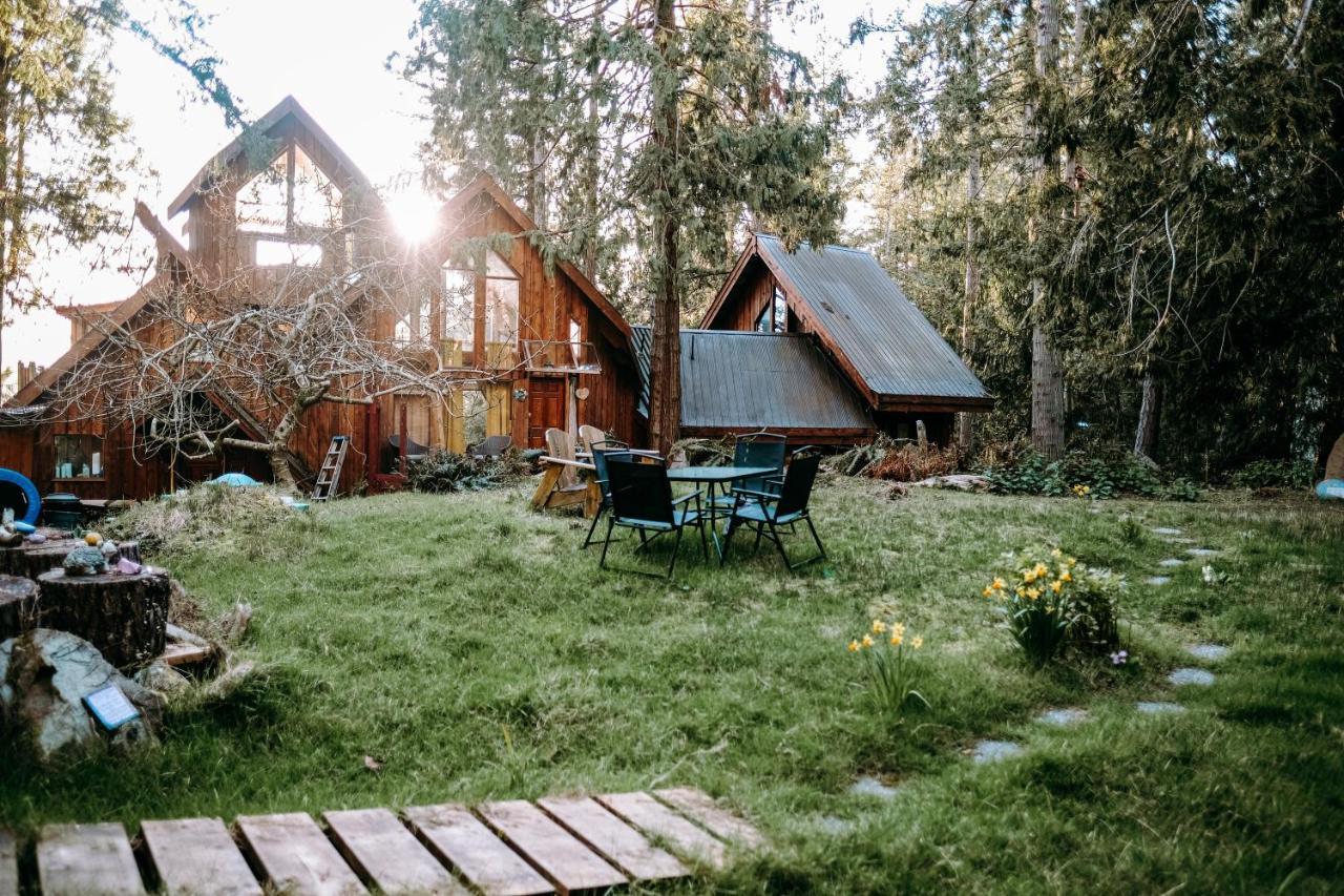 Serenity By The Sea Retreats Montague Harbour Екстериор снимка