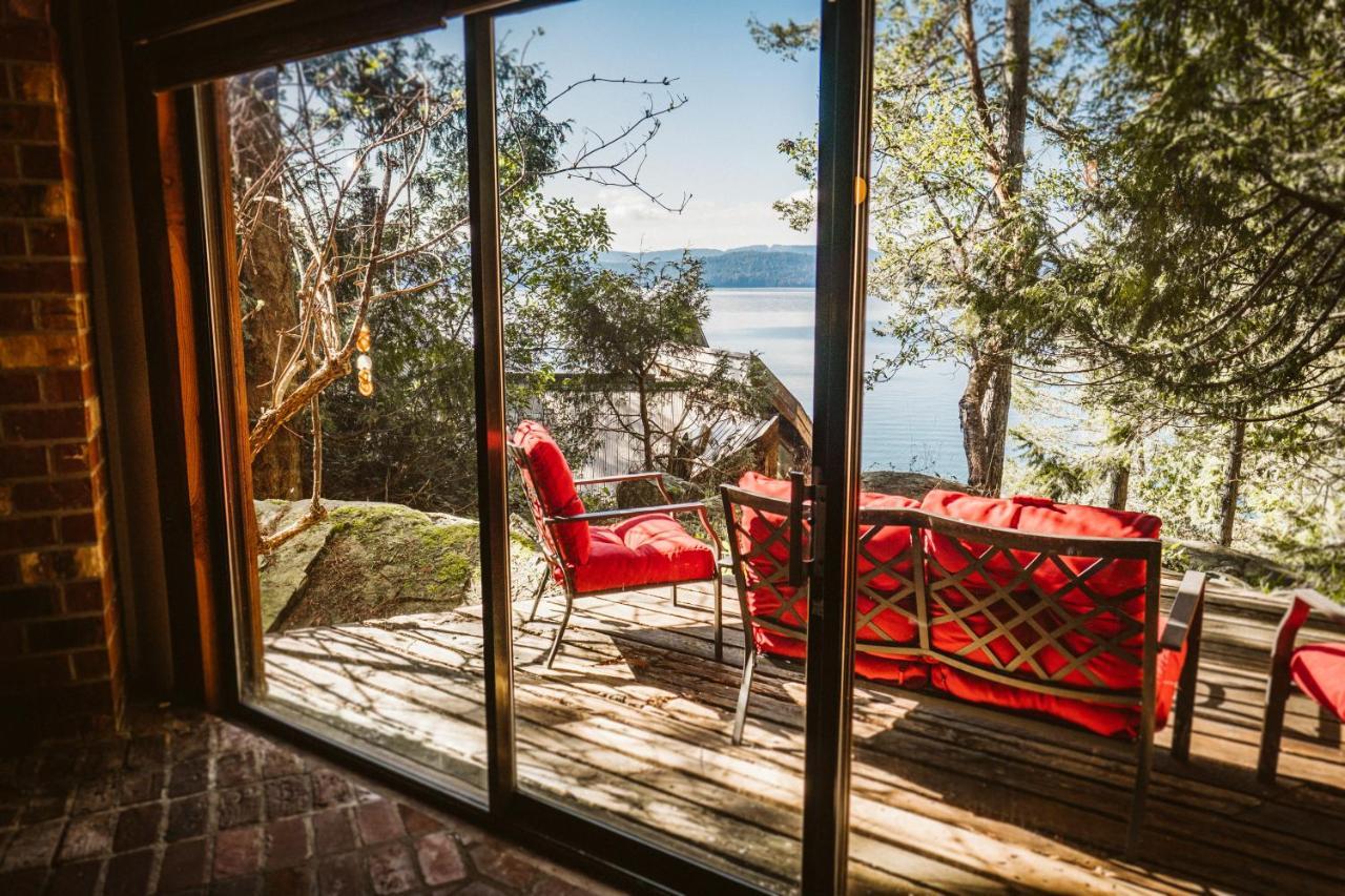 Serenity By The Sea Retreats Montague Harbour Екстериор снимка