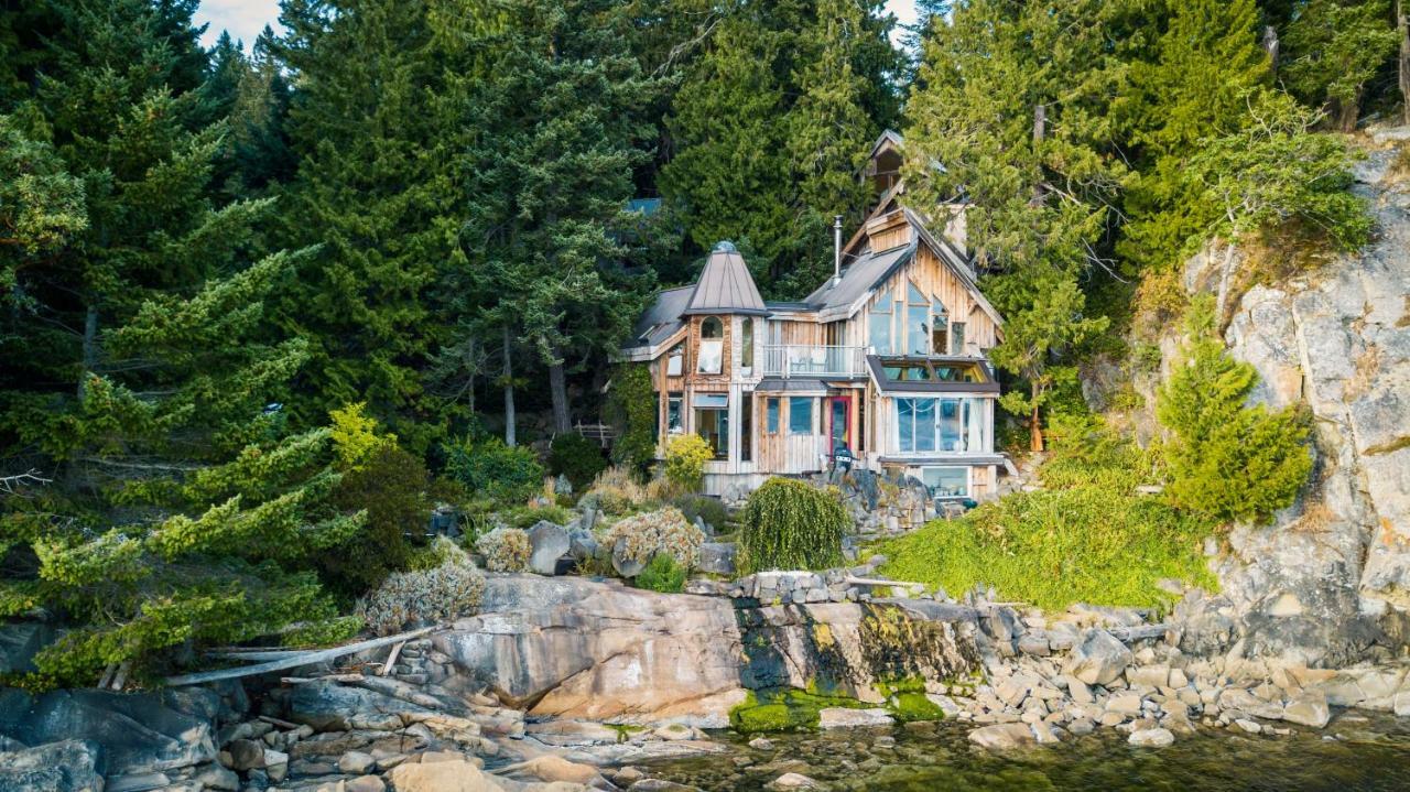 Serenity By The Sea Retreats Montague Harbour Екстериор снимка